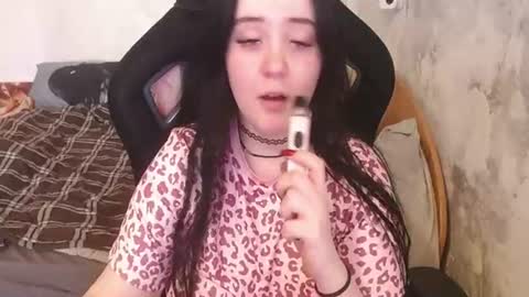 your_8a8y online show from June 17, 3:17 pm