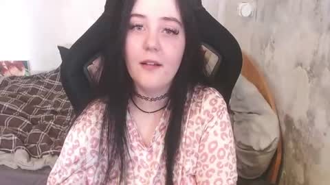 your_8a8y online show from June 14, 12:29 pm