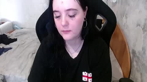 your_8a8y online show from April 23, 11:29 am