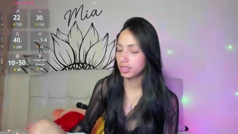 mia3 online show from February 10, 1:24 am