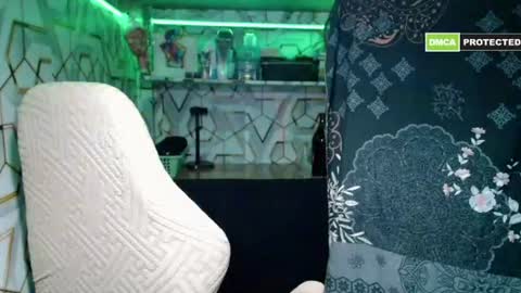 your_bootybabe online show from March 10, 5:45 am