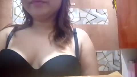 your_bootybabe online show from January 6, 6:28 am