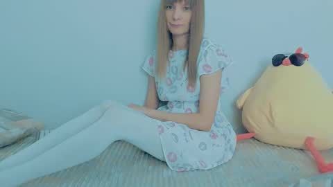 Snapshot of your_caramelka chatting on October 9, 3:45 am Lily online show from October 9, 3:45 am