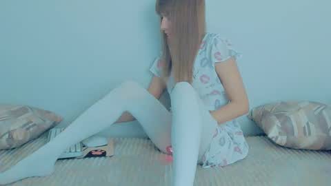 Snapshot of your_caramelka chatting on October 7, 9:05 am Lily online show from October 7, 9:05 am