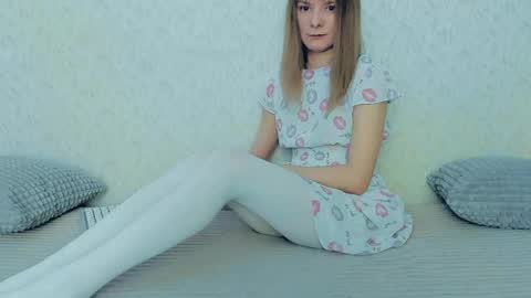 Snapshot of your_caramelka chatting on February 20, 6:06 am Lily online show from February 20, 6:06 am