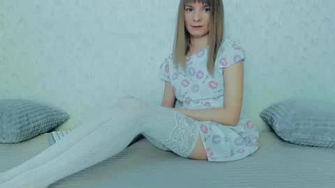 Snapshot of your_caramelka chatting on February 26, 7:55 am Lily online show from February 26, 7:55 am