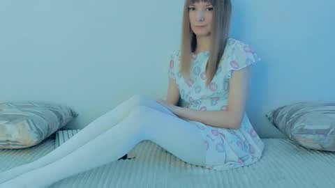 Snapshot of your_caramelka chatting on September 20, 4:04 am Lily online show from September 20, 4:04 am