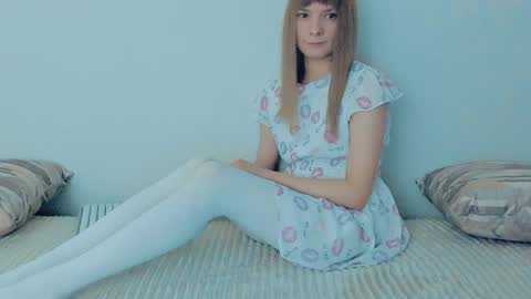 Snapshot of your_caramelka chatting on September 11, 11:33 am Lily online show from September 11, 11:33 am