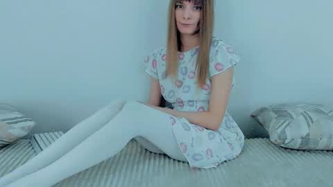 Lily online show from December 4, 8:36 am