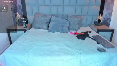 your_lady_milf online show from June 11, 12:32 am