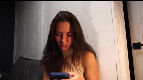 Snapshot of your_little_flexible_girl chatting on October 22, 8:43 pm Meri online show from October 22, 8:43 pm
