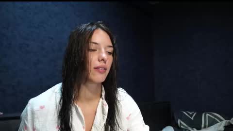 Meri  online show from October 24, 9:26 pm