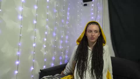 Meri  online show from March 6, 9:03 pm