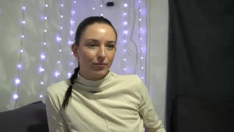 Meri  online show from February 21, 9:18 pm