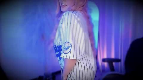 Cami independent model online show from February 11, 5:00 am