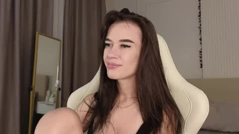 Jessica Loyd online show from July 2, 2:20 am