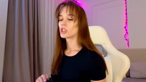 Jessica Loyd online show from February 26, 2:37 am