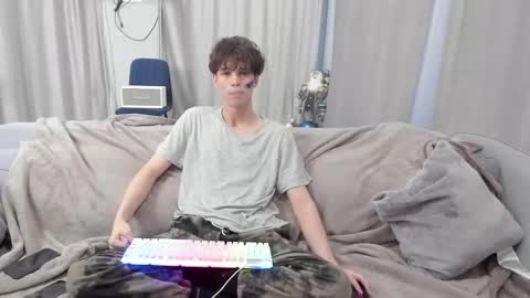 your_shy_guy online show from March 12, 2:23 pm