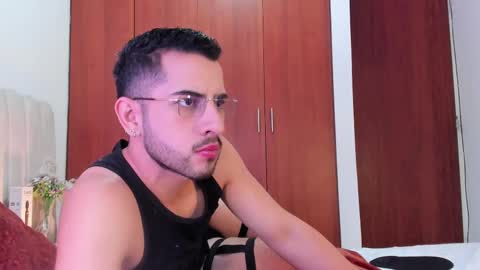 YOURBOYNEXTDOOR online show from February 27, 9:47 pm