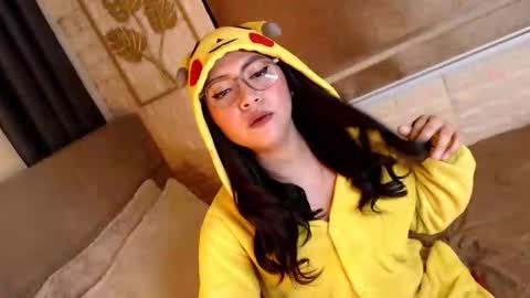 JEN  online show from March 13, 12:52 pm