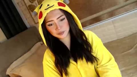 JEN  online show from October 25, 12:04 pm