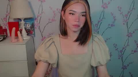 Snapshot of yourdreamgirljane chatting on October 24, 10:05 am JANE online show from October 24, 10:05 am