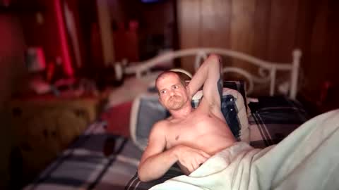 yourenotmytype69 online show from October 10, 10:10 am