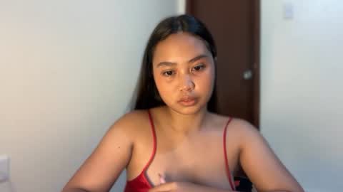 yourfantasyyy_ online show from June 23, 1:24 am