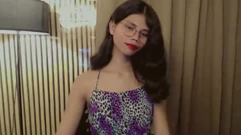 Vivian online show from October 29, 1:57 pm