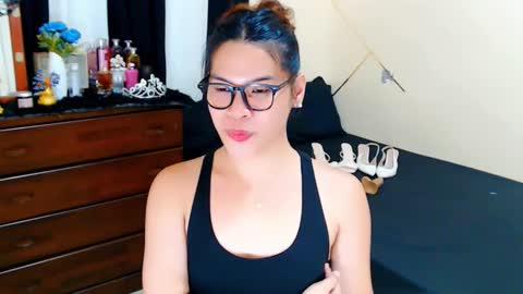 yourgoddesscruella online show from March 13, 6:38 am