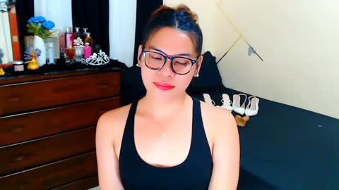yourgoddesscruella online show from March 29, 3:02 pm