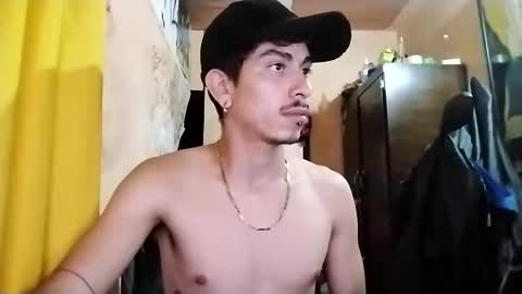 Snapshot of yourgodzeus chatting on March 1, 1:00 am yourgodzeus online show from March 1, 1:00 am