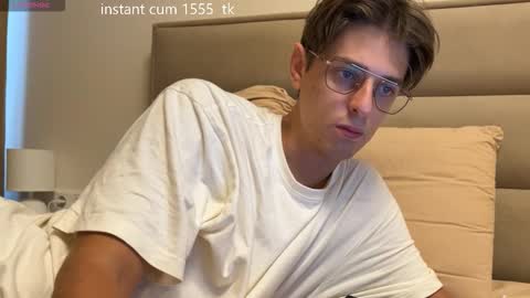 Snapshot of yourhotchristian chatting on September 30, 7:41 am Chris online show from September 30, 7:41 am