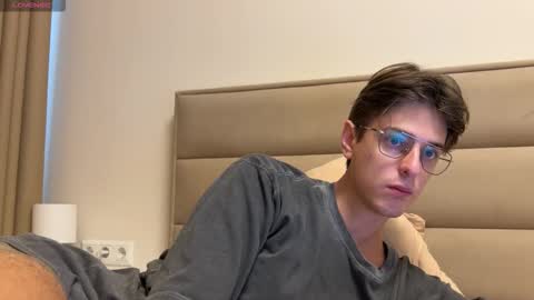 Chris online show from December 1, 9:07 am