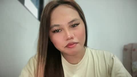 yourhotgirl_lyn online show from June 18, 8:09 am