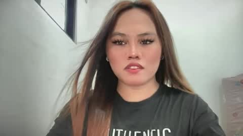 yourhotgirl_lyn online show from June 16, 6:50 am
