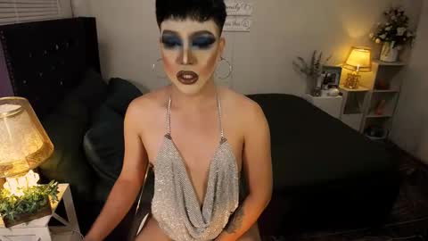 Snapshot of yourlivingonurdream chatting on October 6, 3:02 am -- online show from October 6, 3:02 am