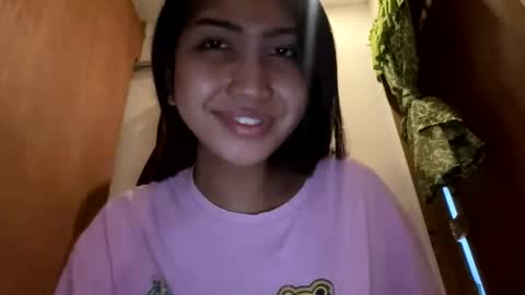 yourlovebella88 online show from December 5, 3:21 pm