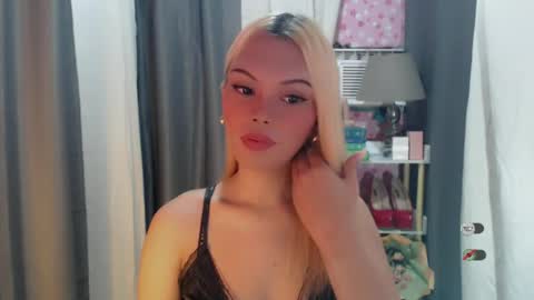 KYLIE MORE online show from June 28, 6:09 am
