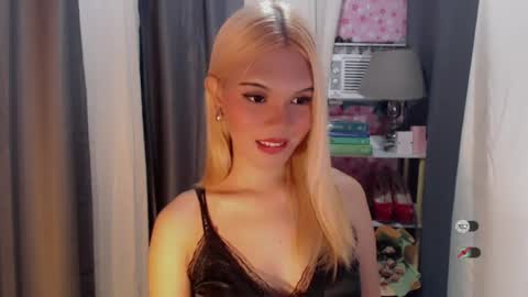 KYLIE MORE online show from July 10, 8:52 am
