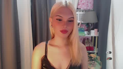 KYLIE MORE online show from July 11, 10:51 am