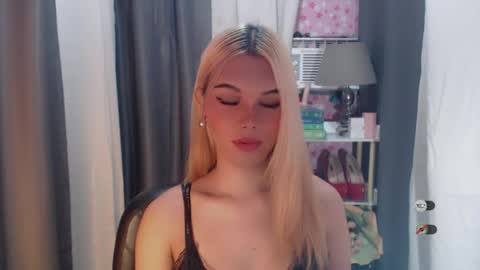 KYLIE MORE online show from June 29, 10:15 am