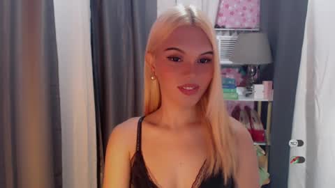 KYLIE MORE online show from July 9, 8:51 am