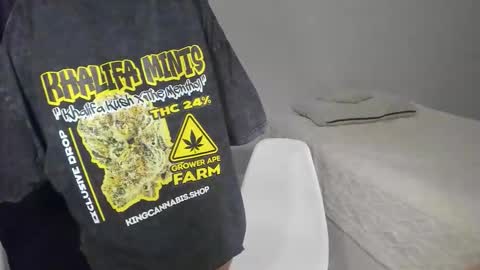 AJ online show from October 25, 5:46 pm