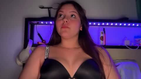 yourmila1 online show from March 15, 3:22 am