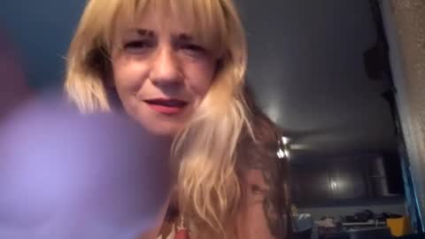 yourmomma999 online show from July 11, 12:04 am