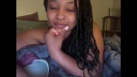 yourmommysol online show from October 8, 4:07 am