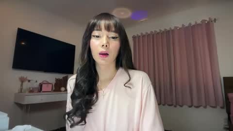 yournaughtyprincessx online show from May 3, 5:24 am