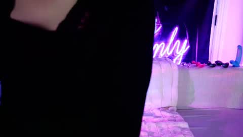 yourpartygurl online show from July 12, 8:06 am