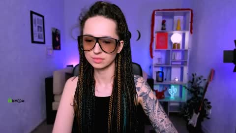 yours_sunny online show from April 2, 7:43 pm